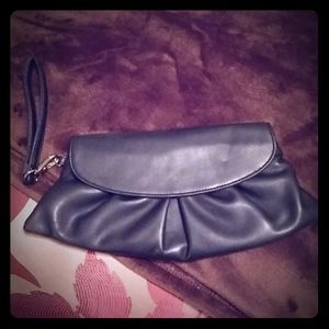 Black clutch